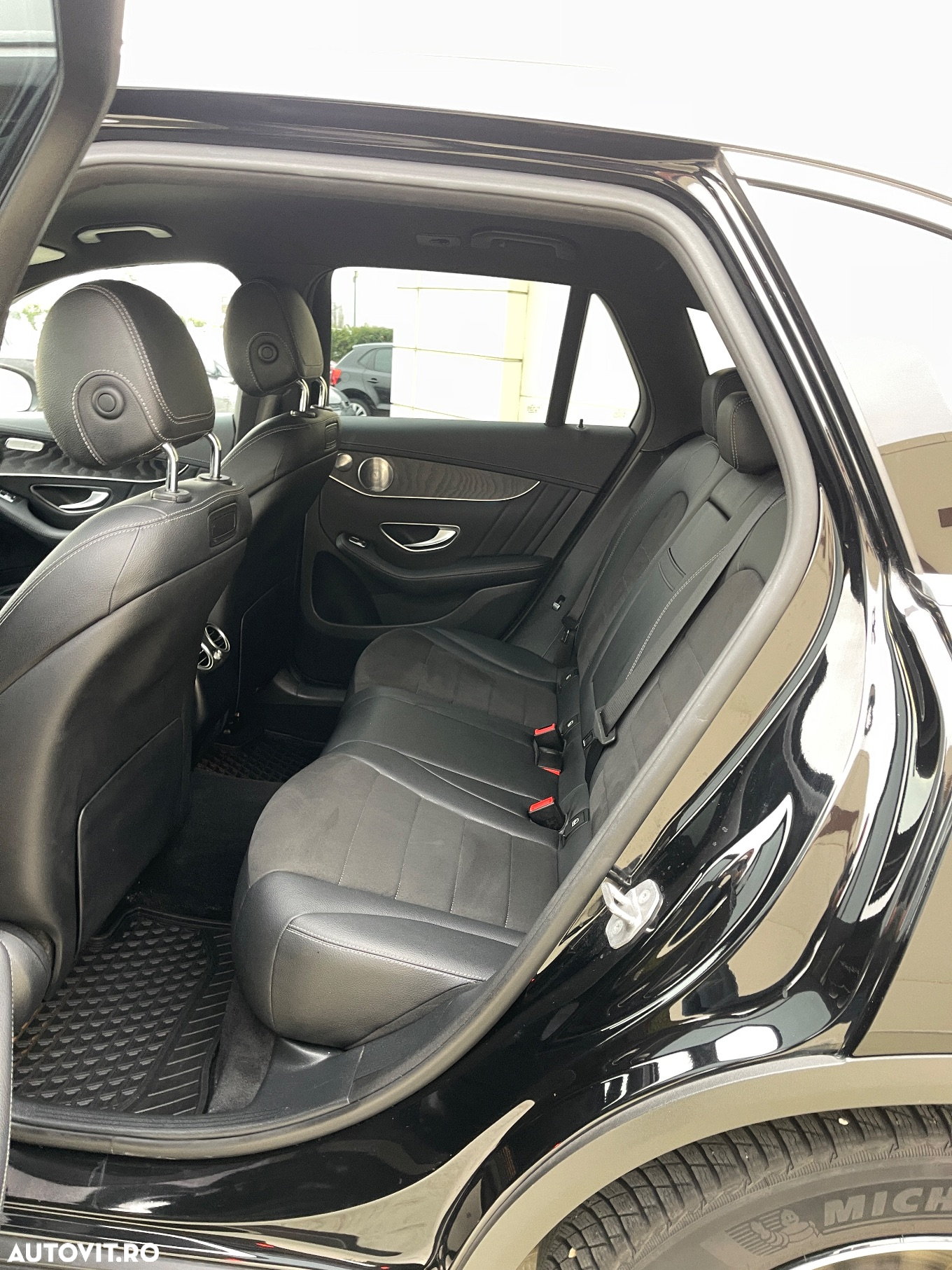 Mercedes-Benz GLC 250 d 4Matic 9G-TRONIC AMG Line - 28