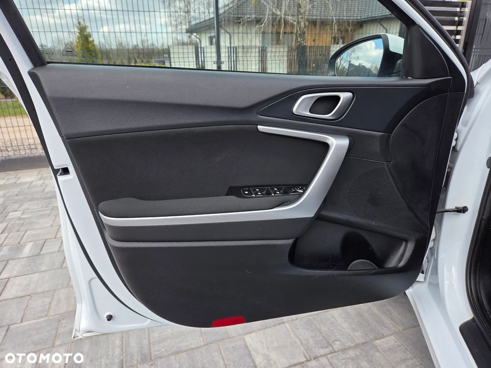 Kia Ceed 1.6 CRDi SCR M - 31