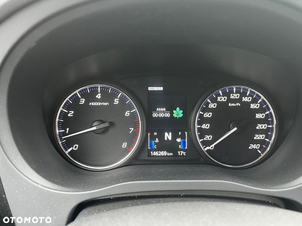 Mitsubishi Outlander - 10
