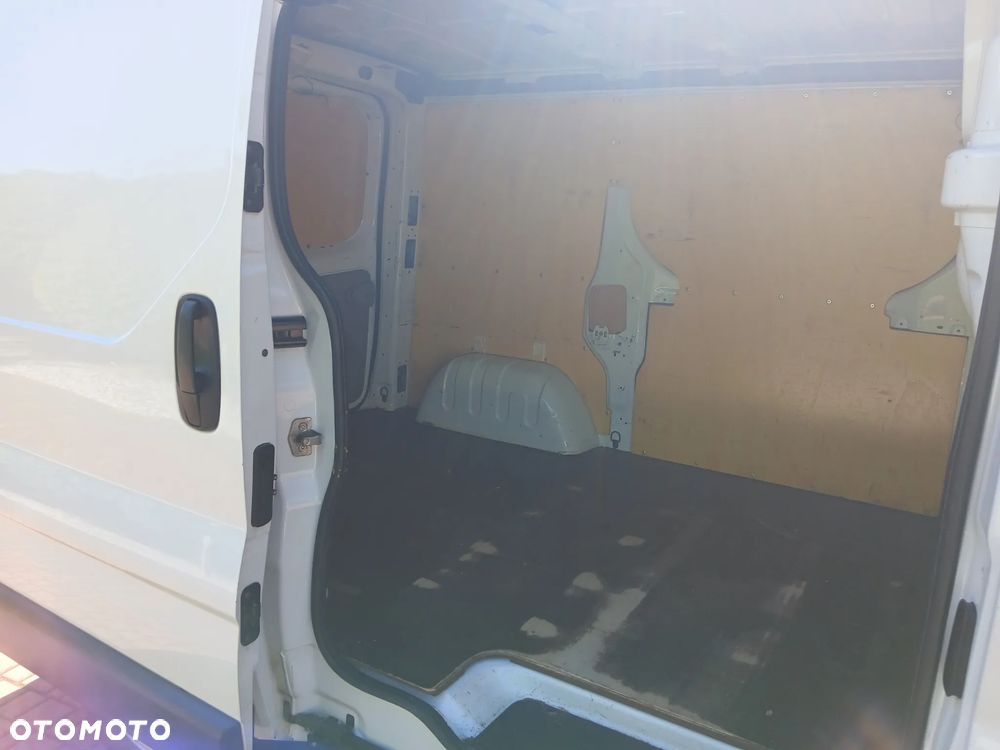 Opel VIVARO - 8