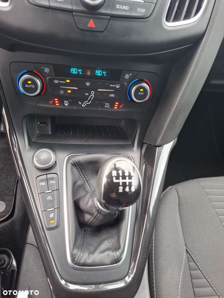 Ford Focus 1.0 EcoBoost Titanium - 21
