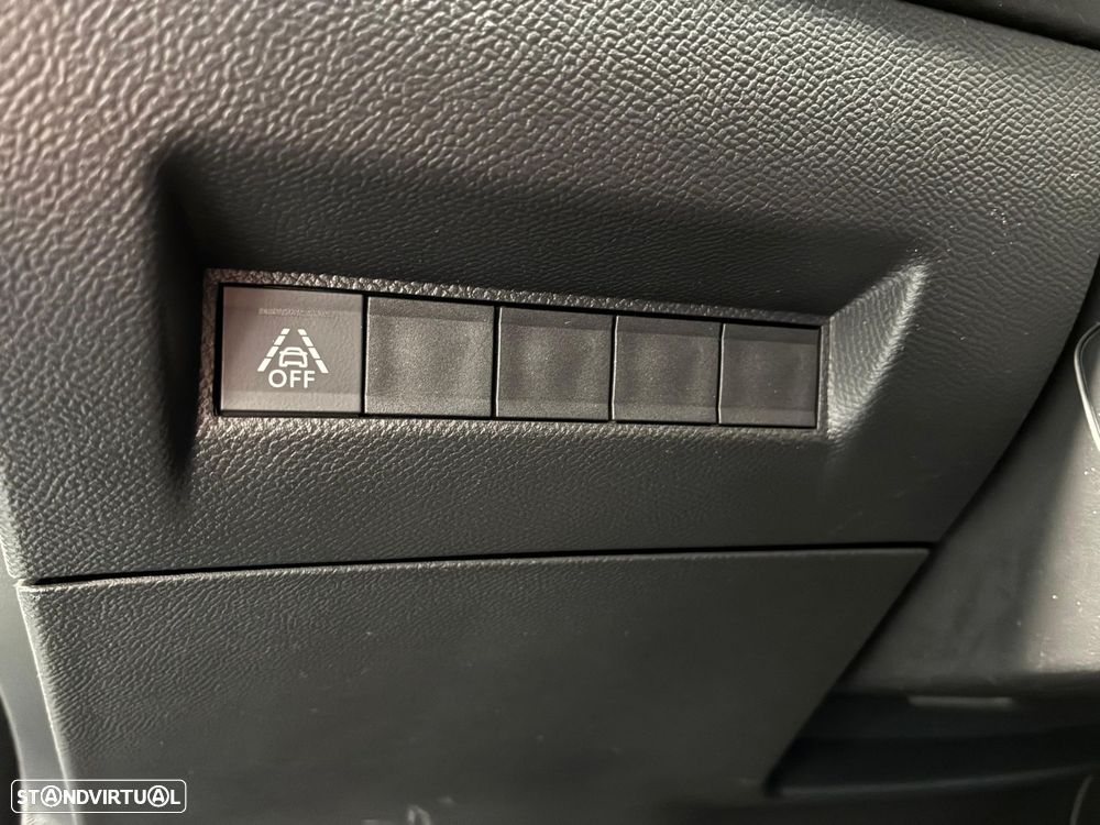 Peugeot 2008 1.2 PureTech GT EAT8 - 18