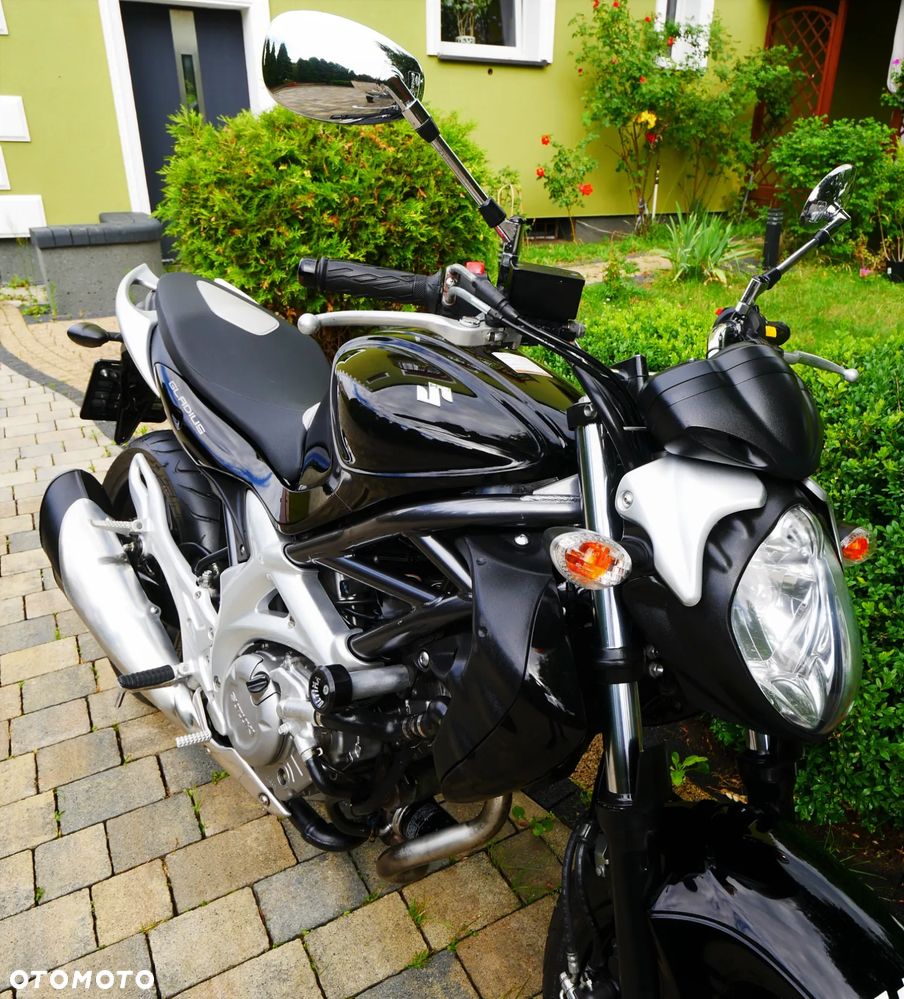 Suzuki Gladius - 5