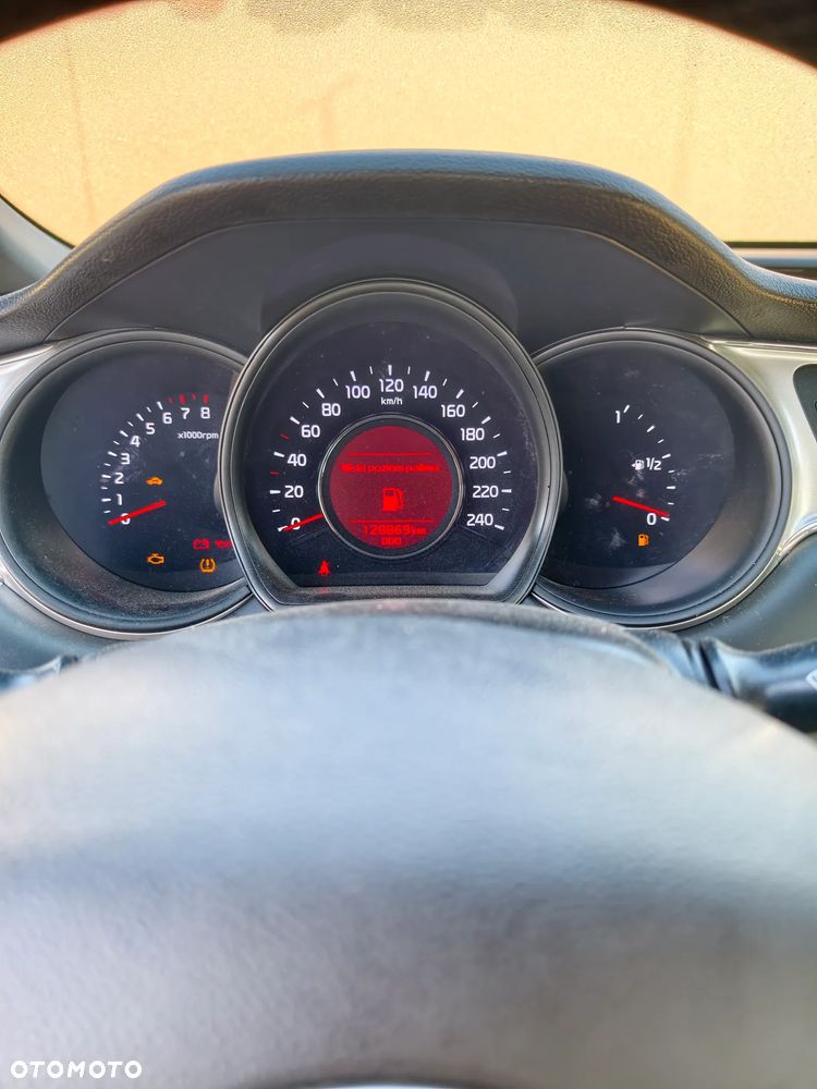 Kia Ceed - 8