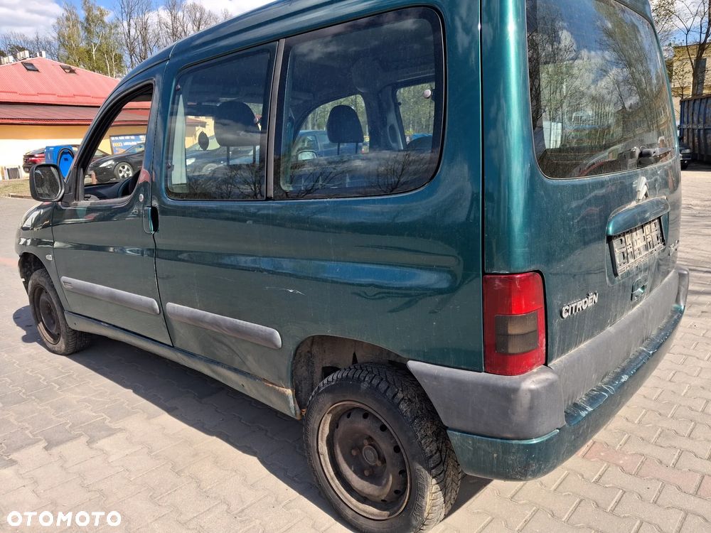 Citroen Berlingo I Peugeot Partner 1 Multispace silnik 1.9 D 51kW 70KM DW8 pompa wtryskowa Delphi R8448B371B skrzynia biegów drzwi maska klapa zderzak błotnik zielony KQAC maglownica belka mcperson sterownik panel moduł silniczek fotel szyba lusterko pompa przewód wąż kanapa wyświetlacz osłona mocowanie listwa felga zwrotnica lampa kokpit schowek stacyjka moduł komfortu bsi bsm boczek wentylator obudowa przewód alternator przekaźnik  mechanizm NA CZĘŚCI - 14