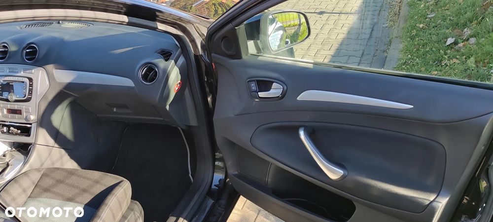 Ford Mondeo 2.0 TDCi Ghia - 9
