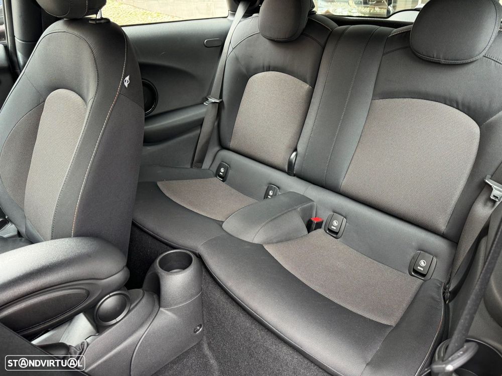 MINI 3 Portas Cooper D - 29