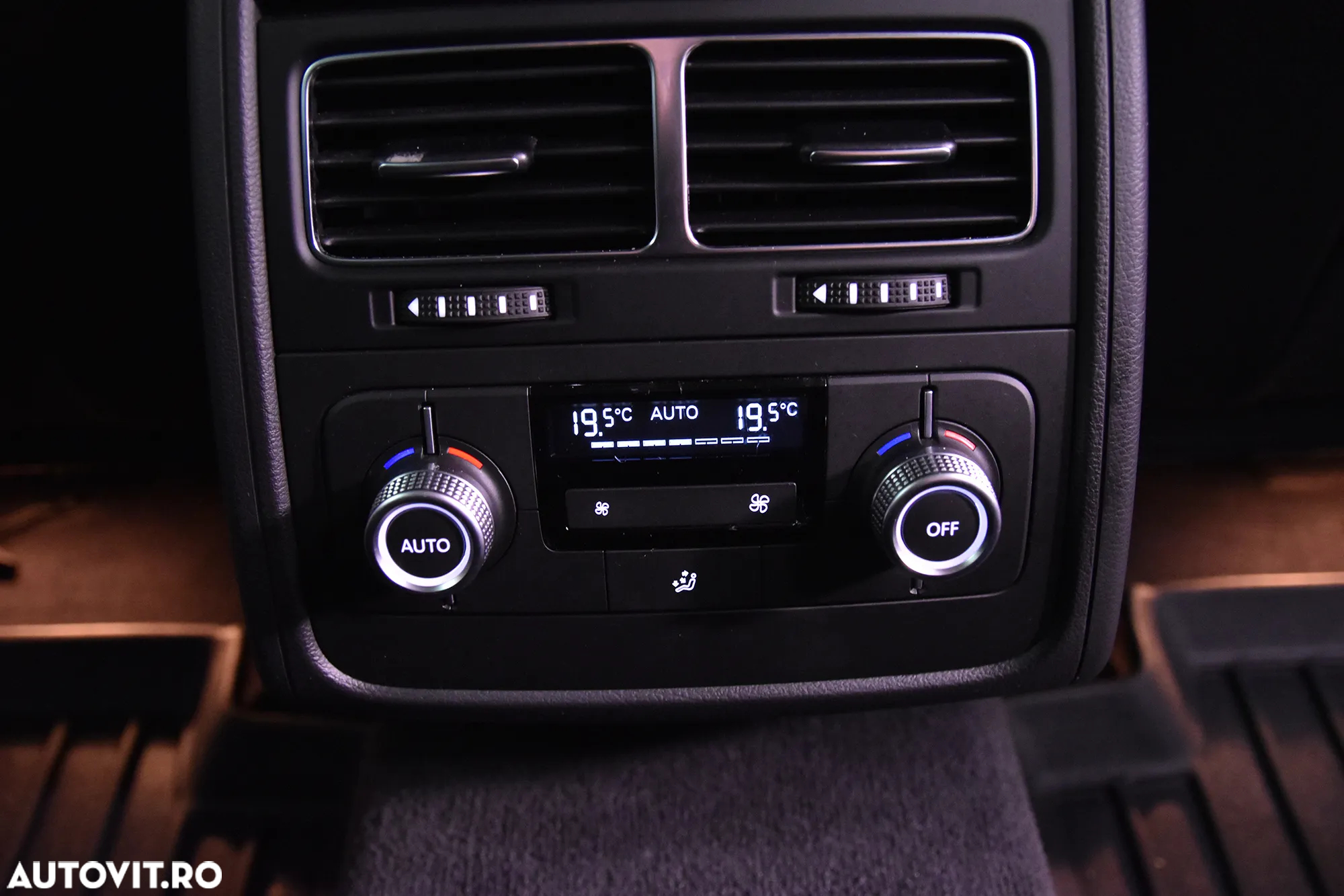 Volkswagen Touareg - 23