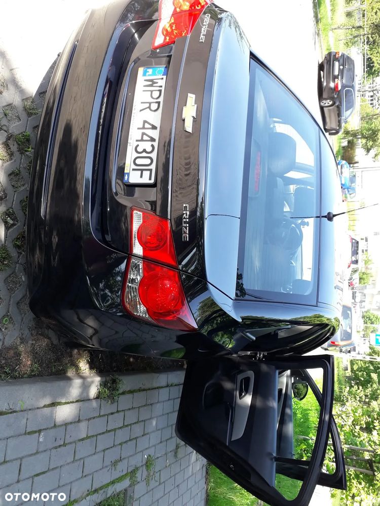 Chevrolet Cruze 1.8 LS+ - 9