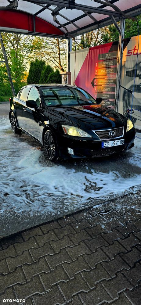 Lexus IS - 4