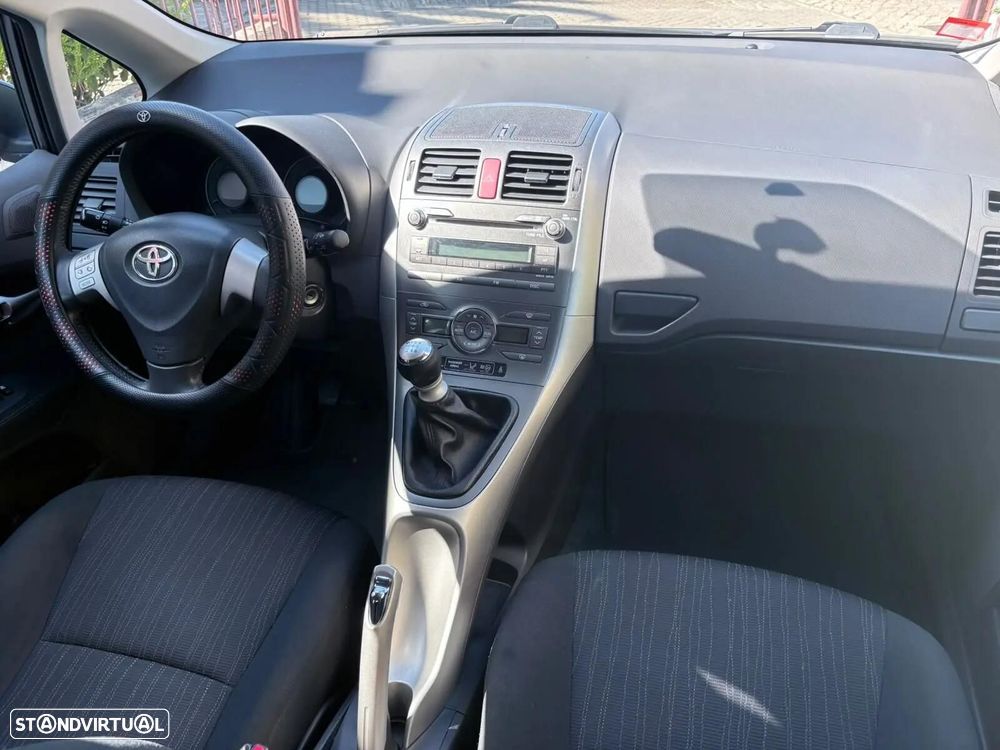 Toyota Auris 1.4 D-4D Sol - 28