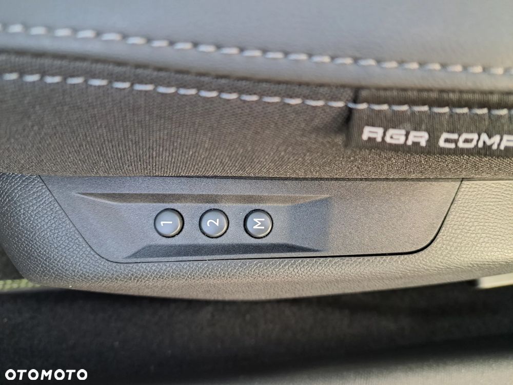 Peugeot 408 1.6 Plug-In Hybrid 225 GT EAT8 - 13