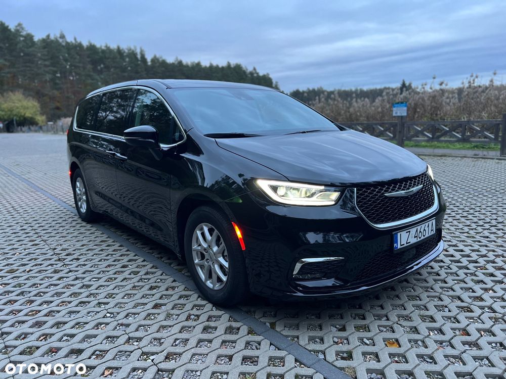 Chrysler Pacifica - 1