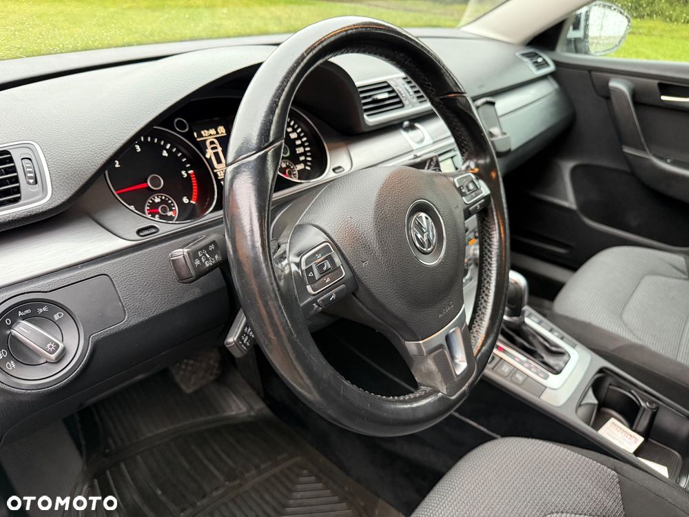 Volkswagen Passat 2.0 TDI DSG BlueMotion Technology Comfortline - 10