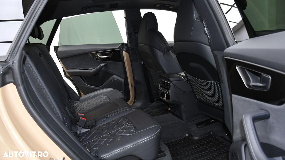 Audi Q8 - 10