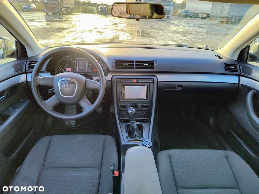 Audi A4 Limousine - 5