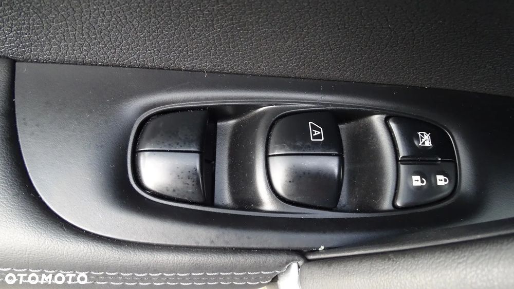 Nissan Qashqai 1.5 dCi DPF acenta - 16