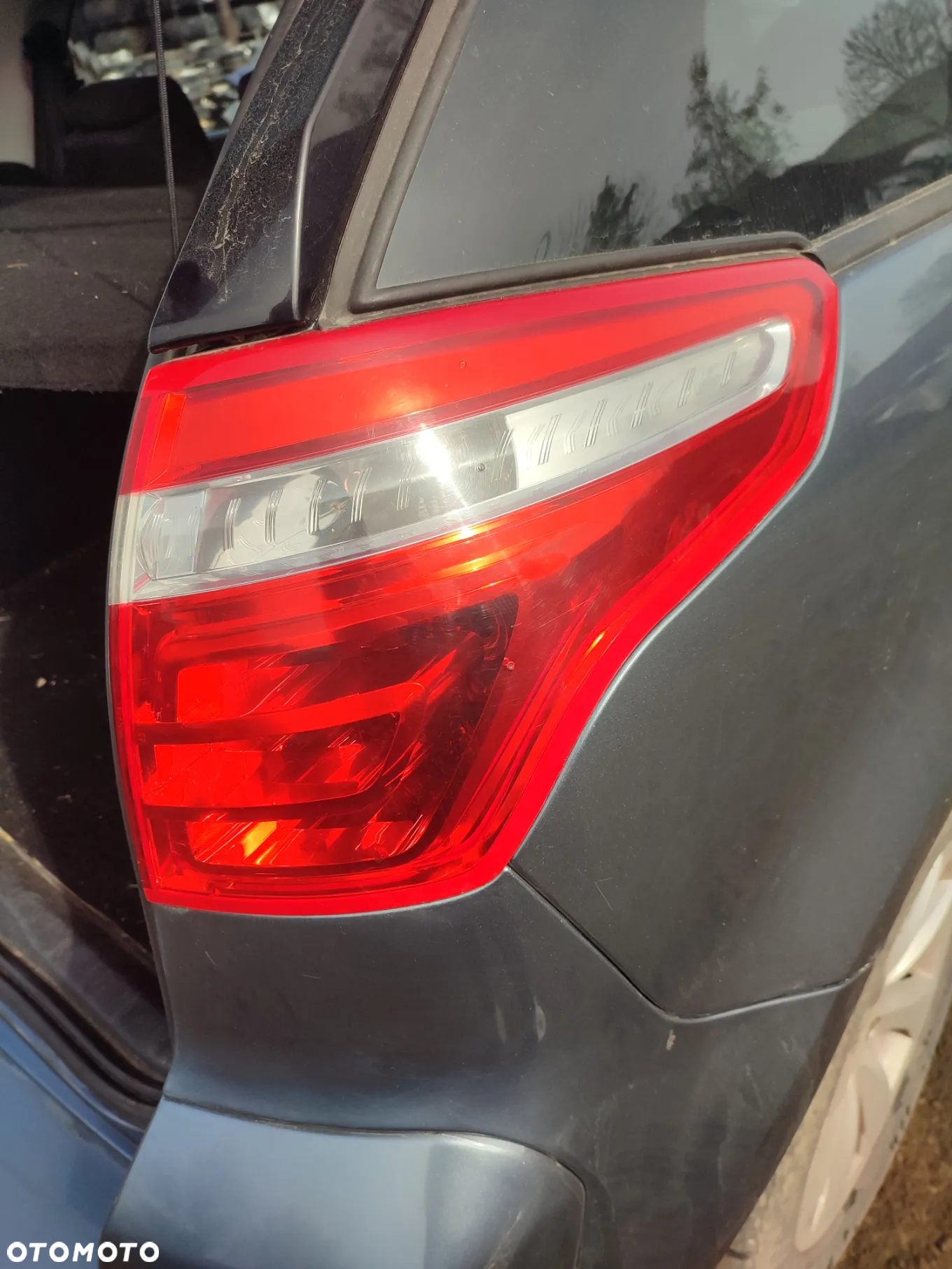 Citroen C4 Picasso lampa prawa tylna - 3