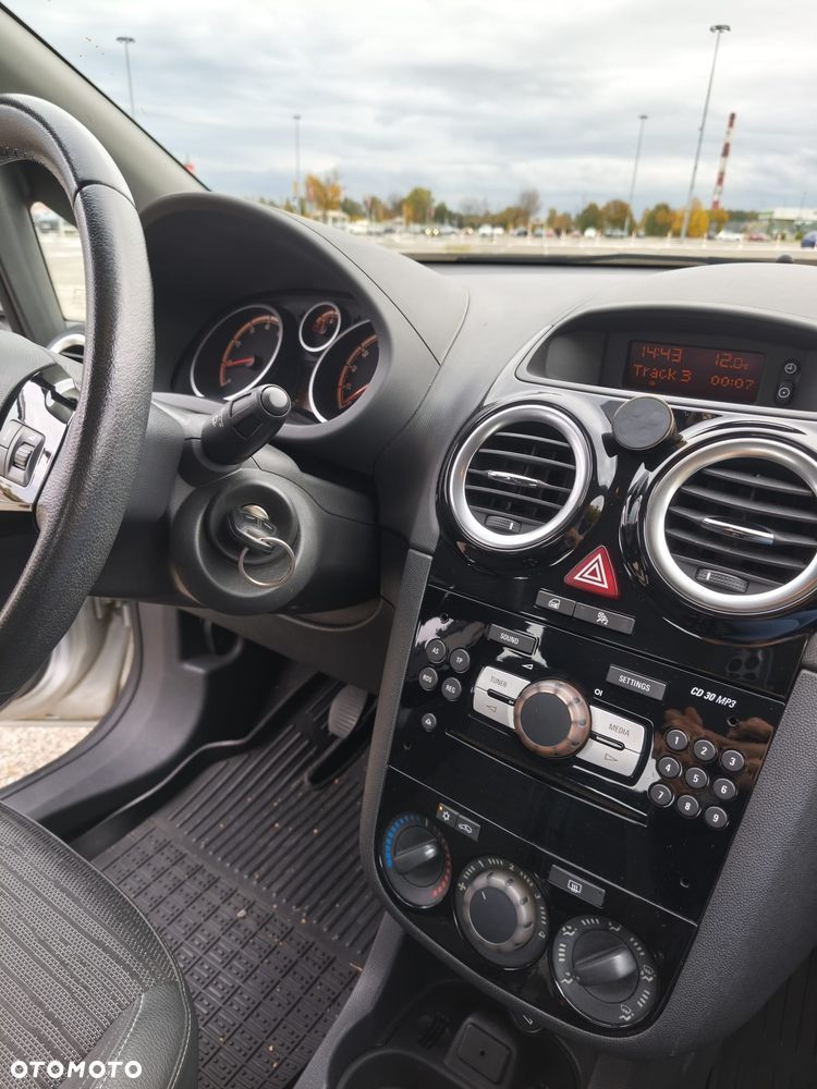 Opel Corsa 1.2 16V Essentia - 14