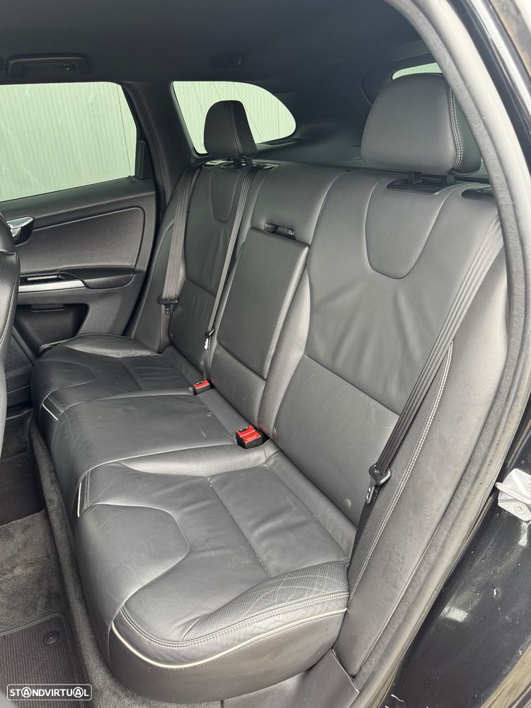 Volvo XC 60 2.0 D4 R-Design - 16