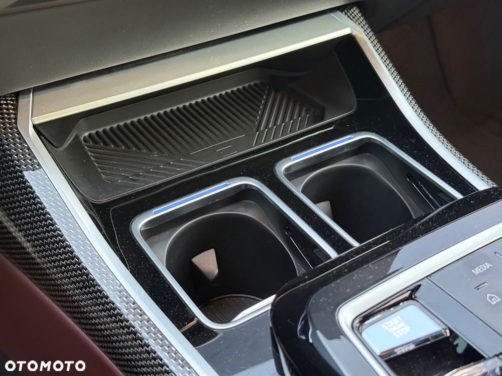 BMW Seria 7 M760e PHEV xDrive sport - 33
