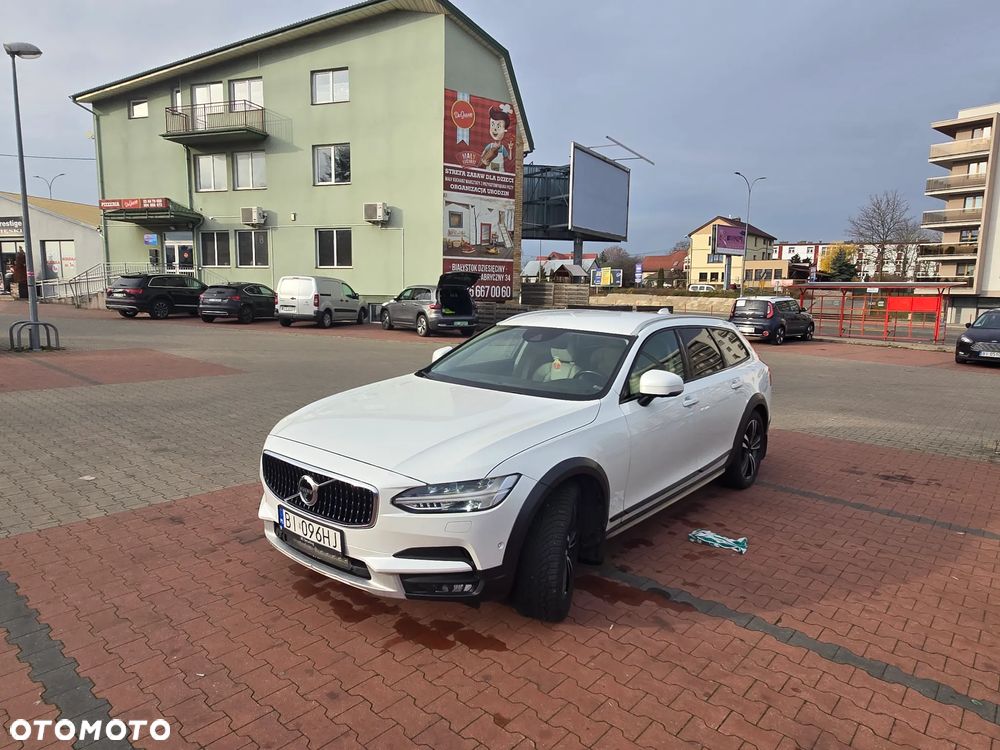 Volvo V90 Cross Country - 1