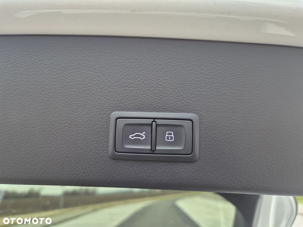 Audi A6 Avant 2.0 TDI Ultra S tronic - 39