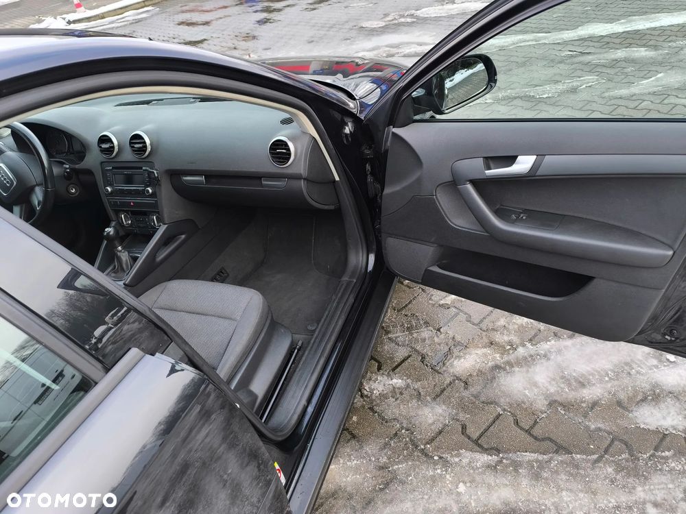 Audi A3 Sportback 1.6 TDI DPF Ambition - 14