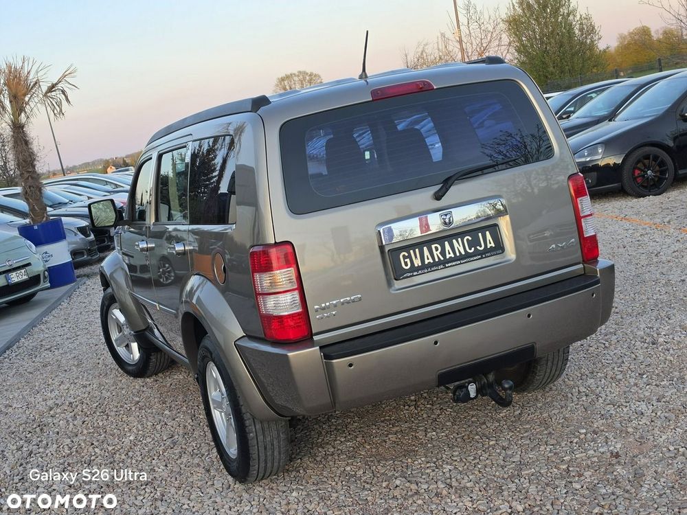 Dodge Nitro - 11