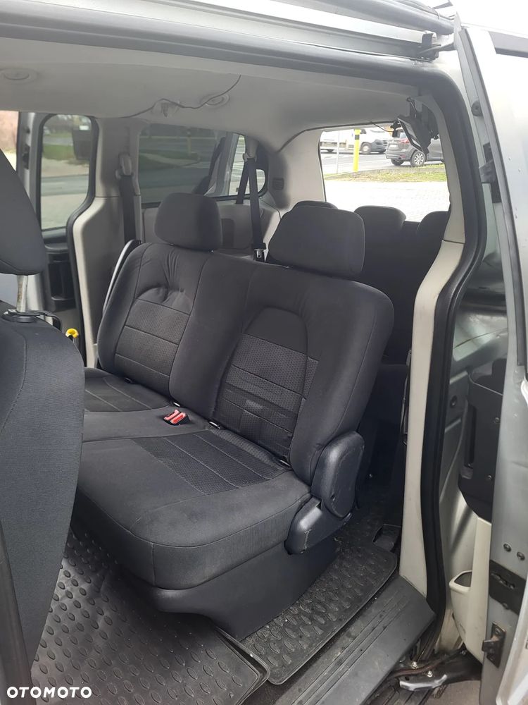 Dodge Grand Caravan - 10