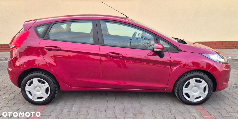 Ford Fiesta 1.25 Celebration - 36