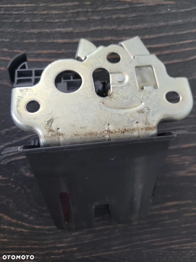 Skoda Superb II Kombi Zamek Klapy Bagażnika 3T9827520 - 3