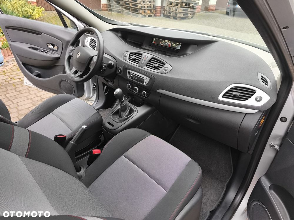 Renault Scenic 1.6 16V 110 Authentique - 21