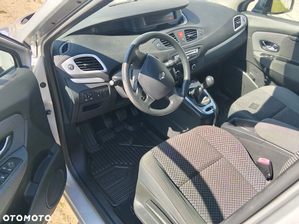 Renault Scenic - 12