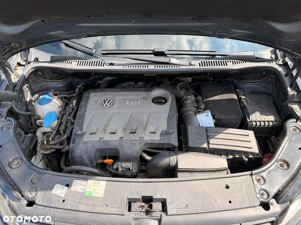 Volkswagen Touran 2.0 TDI DPF DSG Highline - 5