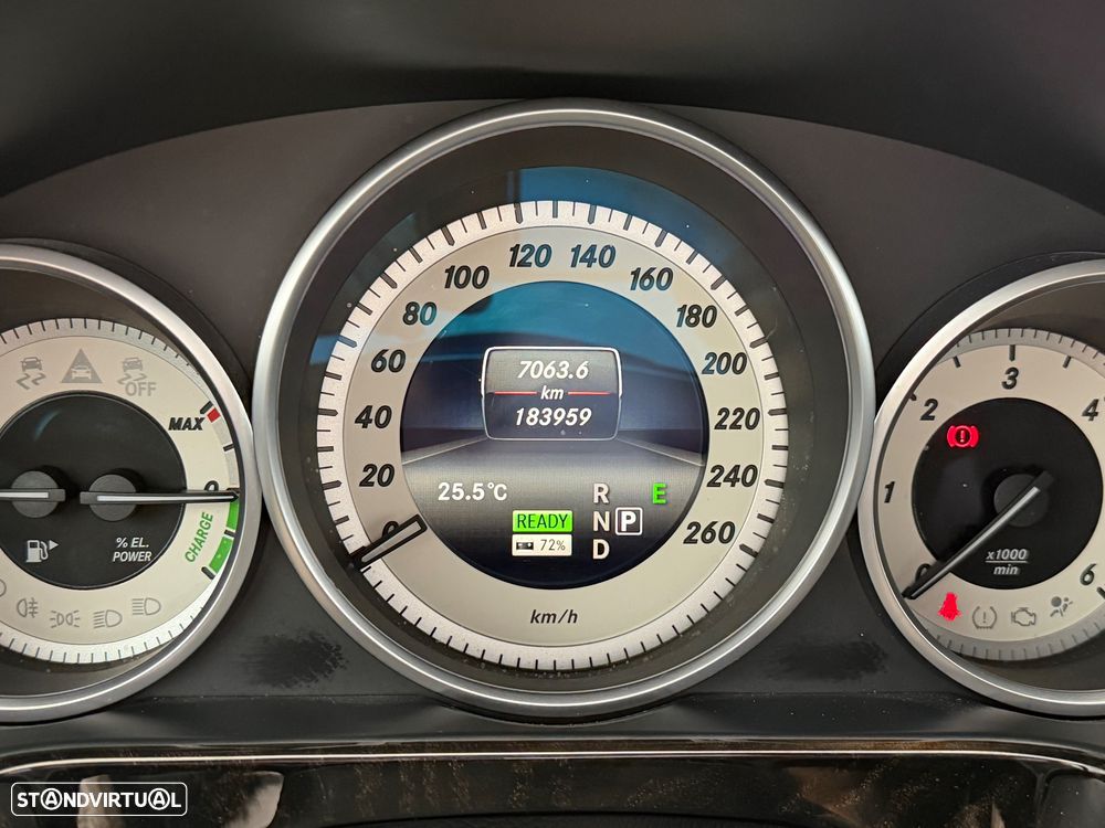 Mercedes-Benz E 300 Bluetec Hybrid Avantgarde - 29