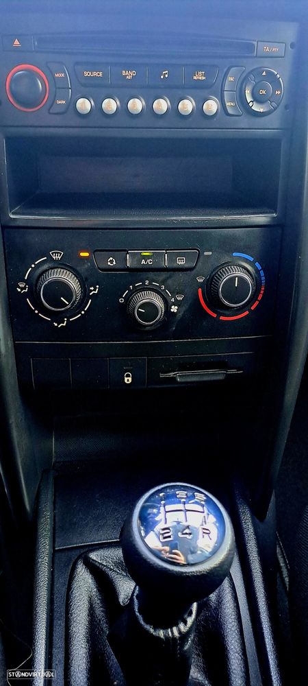 Peugeot 207 1.4 16V Active - 20