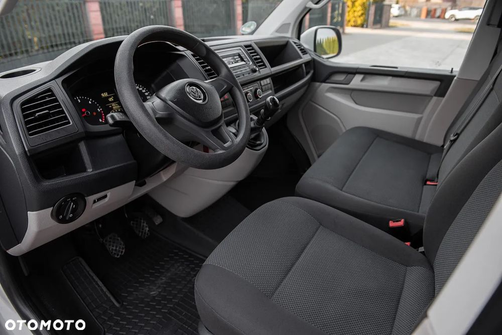 Volkswagen Transporter - 11