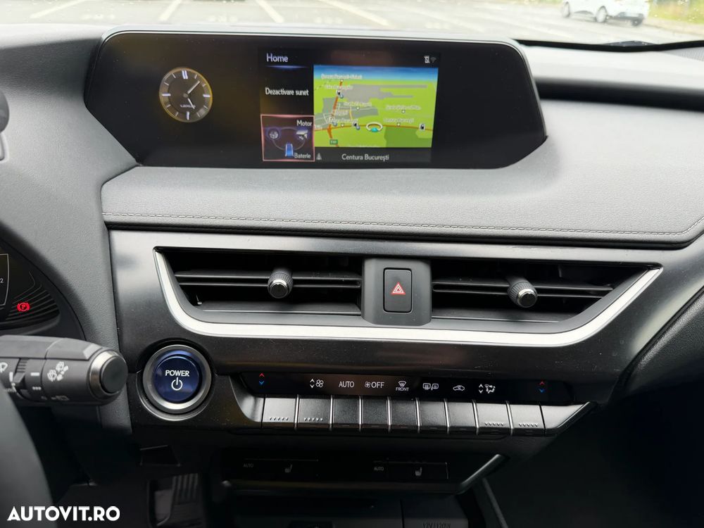 Lexus UX 250h E-FOUR Executive - 18