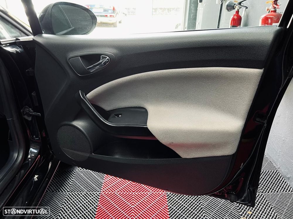 SEAT Ibiza 1.2 TDI CR Ecomotive Style — fotografia 36