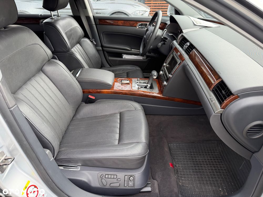 Volkswagen Phaeton 4.2 V8 4MOTION Automatik (5 Sitzer) - 32