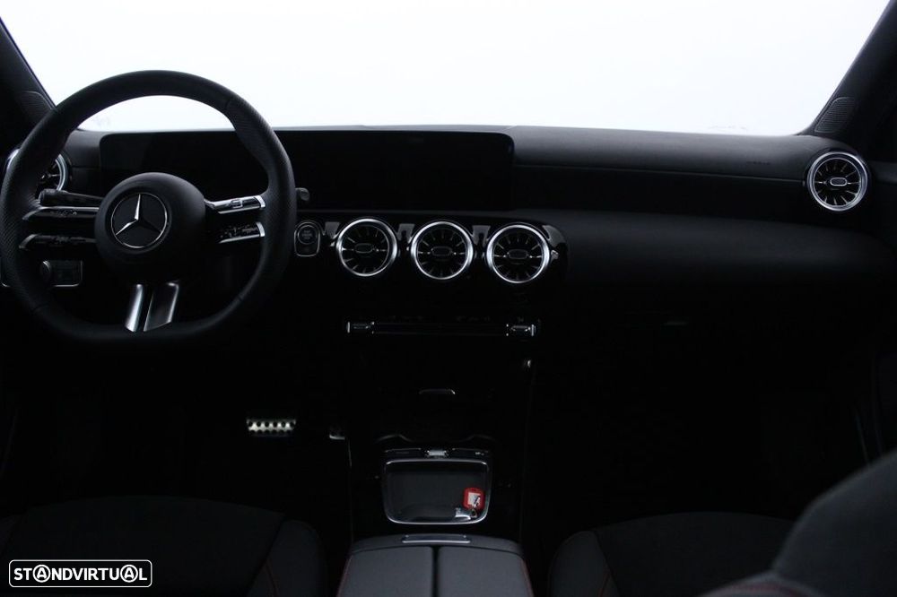 Mercedes-Benz A 200 AMG Line Aut. - 17