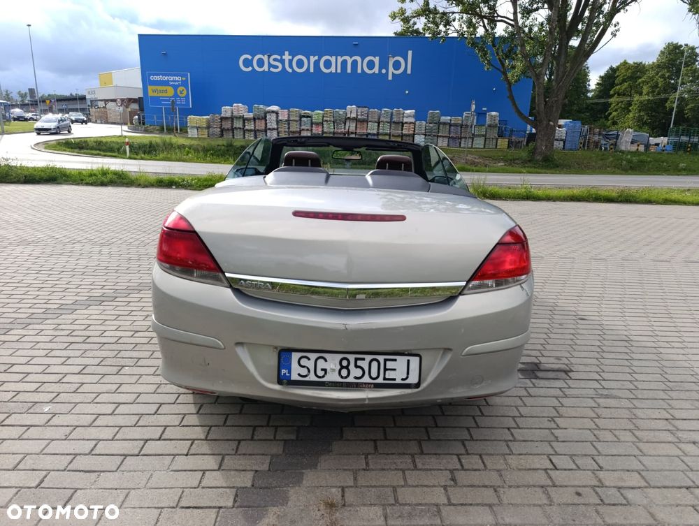 Opel Astra 2.0 T Cosmo - 8