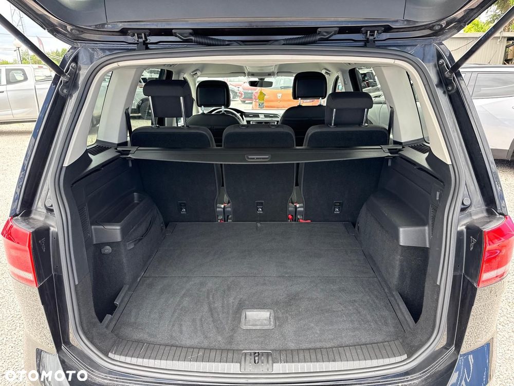 Volkswagen Touran 1.6 TDI SCR BlueMotion Technology DSG Trendline - 27