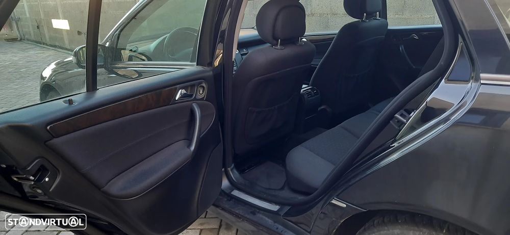 Mercedes-Benz C 200 - 6