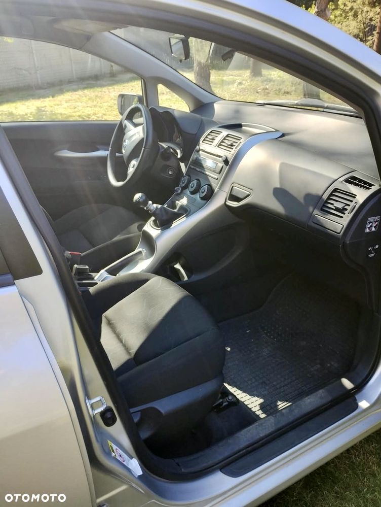 Toyota Auris 1.6 Terra - 7
