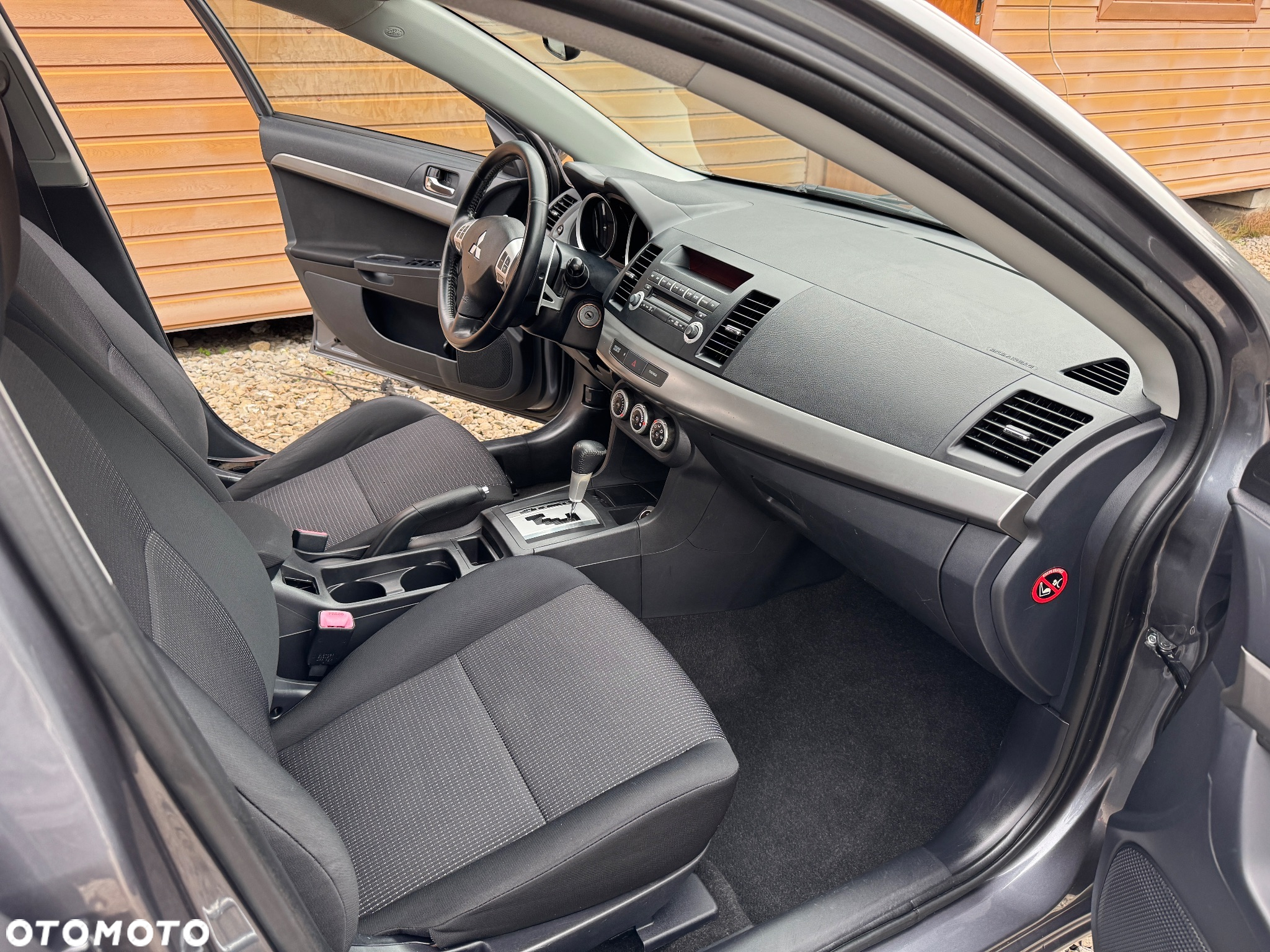Mitsubishi Lancer 1.8 CVT Invite - 10