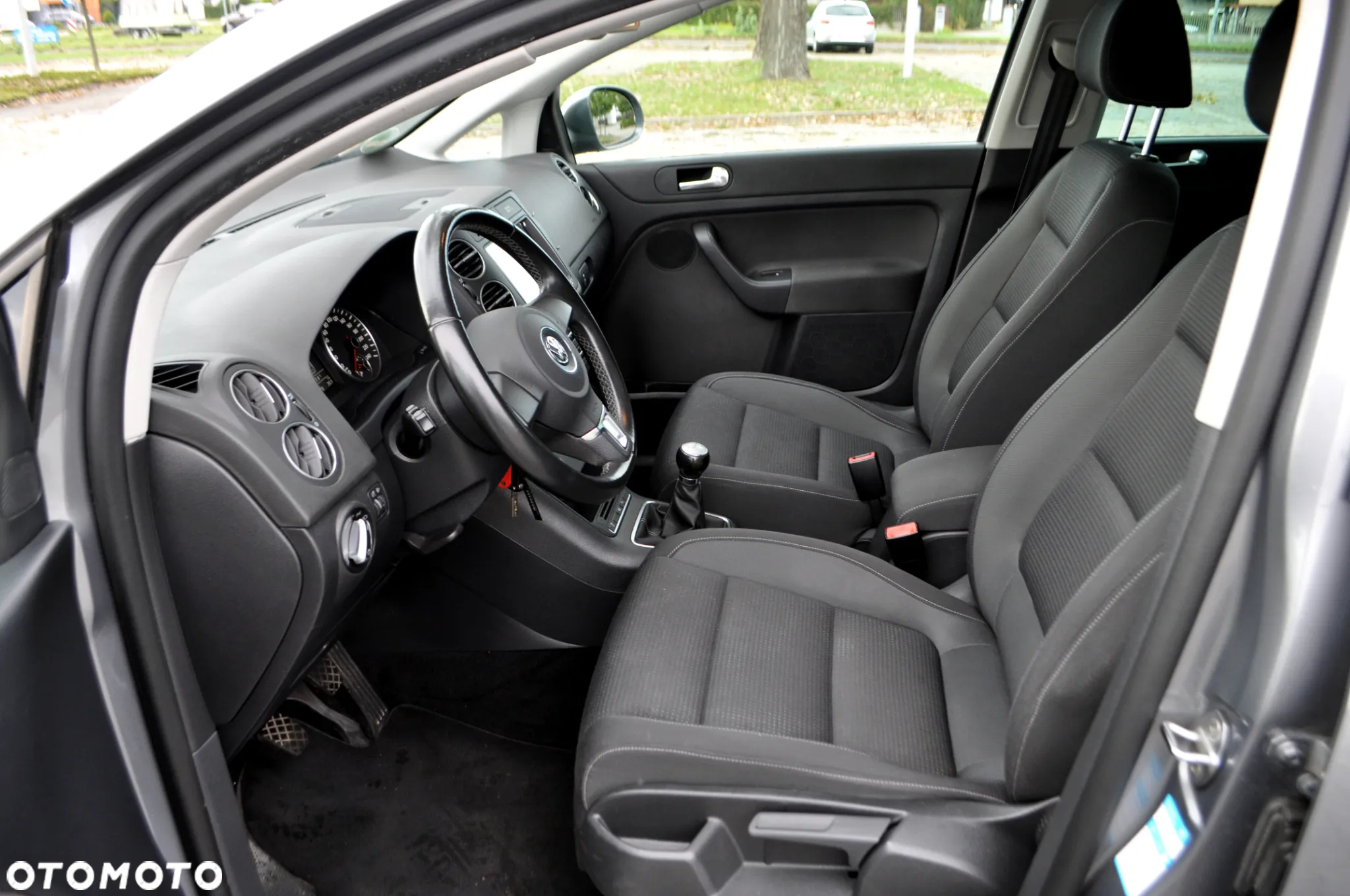 Volkswagen Golf Plus 1.6 TDI Comfortline - 23