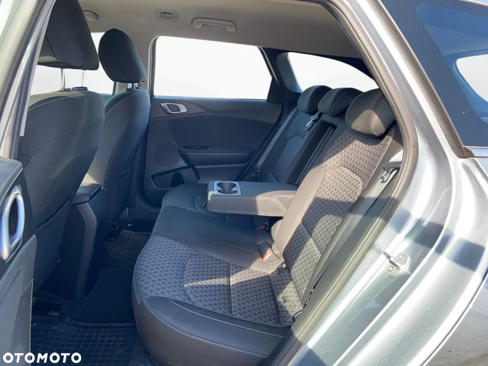 Kia Ceed 1.6 CRDi mHEV S - 13