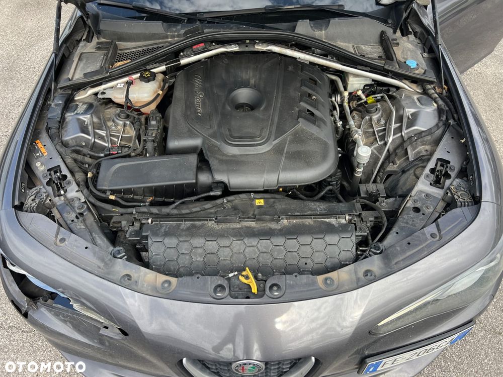Alfa Romeo Giulia 2.2 - 17